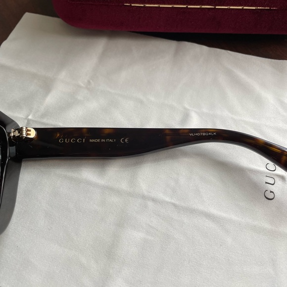 Gucci sunglasses main image 7